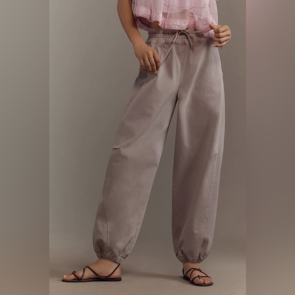 NWT! Anthropologie Light Gray Pilcro Mid-Rise Parachute Pants - Size Small ☂️ - Picture 2 of 6